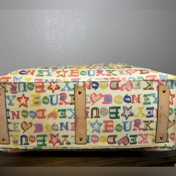 Dooney & Bourke Vintage travel bag. - Picture 9 of 16